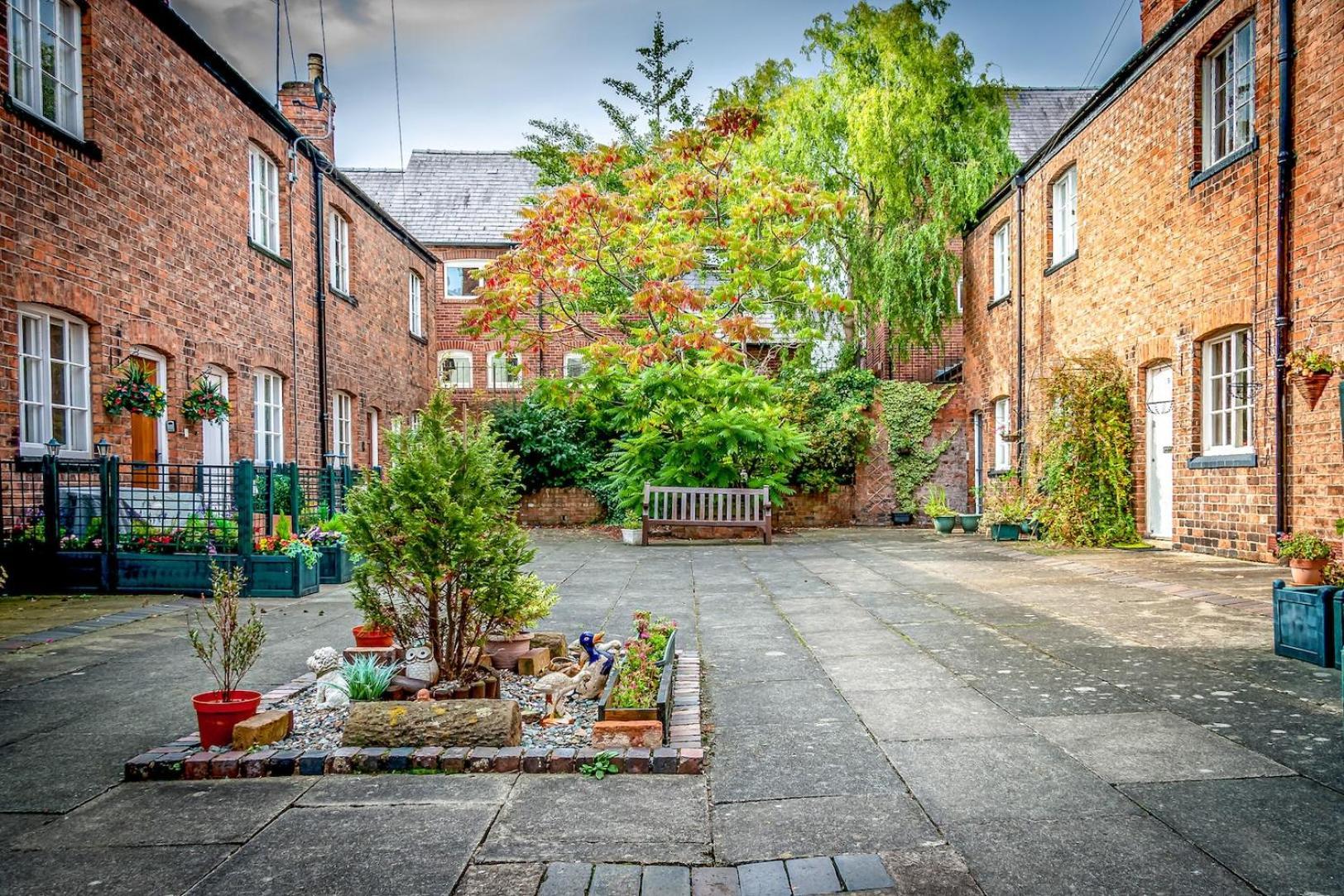 Gamul Place - Quiet City Centre Chester Kültér fotó